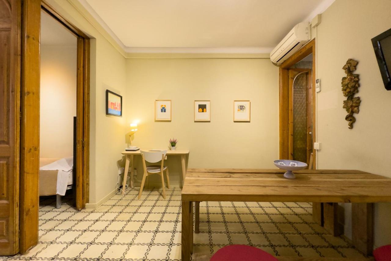 Aparteasy - Gracia Apartments Барселона Экстерьер фото