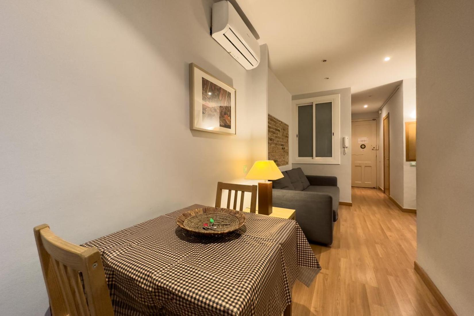 Aparteasy - Gracia Apartments Барселона Экстерьер фото